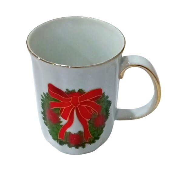 Vintage Christmas Mugs Set of 4 Fine Porcelain Ace Gift Collection Gold Trim - Picture 2 of 10